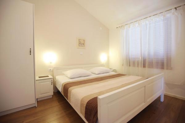 Sukošan Apartments Lena מראה חיצוני תמונה